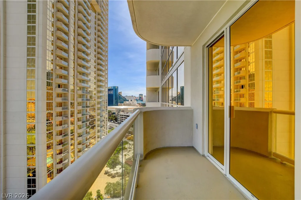 125 Harmon, Las Vegas, NV 89109