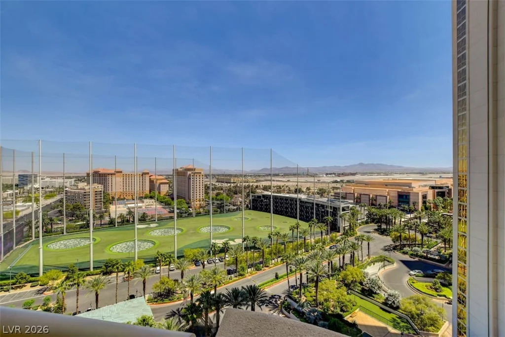 125 Harmon, Las Vegas, NV 89109