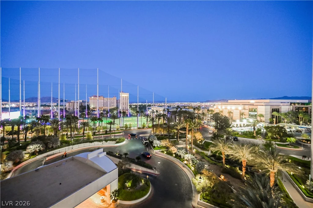 125 Harmon, Las Vegas, NV 89109