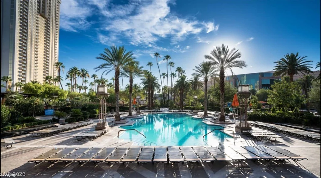 125 Harmon, Las Vegas, NV 89109