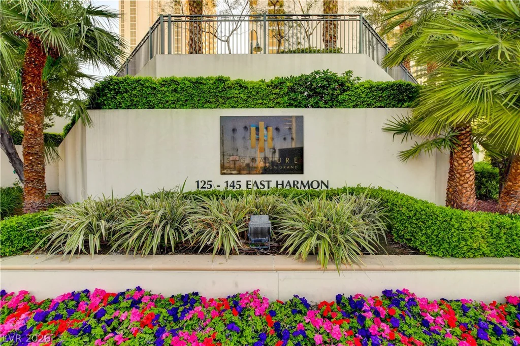 125 Harmon, Las Vegas, NV 89109