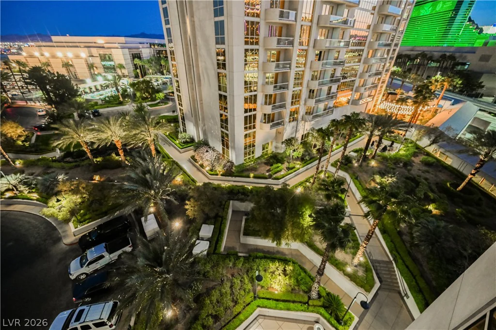 125 Harmon, Las Vegas, NV 89109