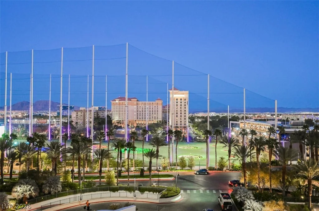 125 Harmon, Las Vegas, NV 89109