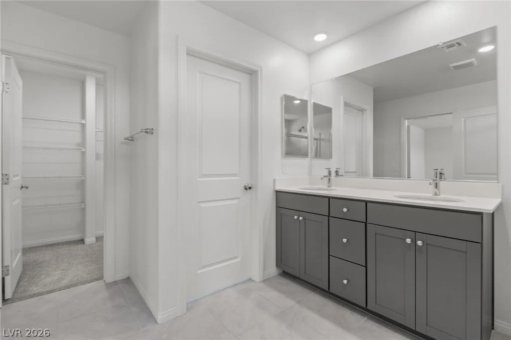 10167 Glowing Amber, Las Vegas, NV 89141