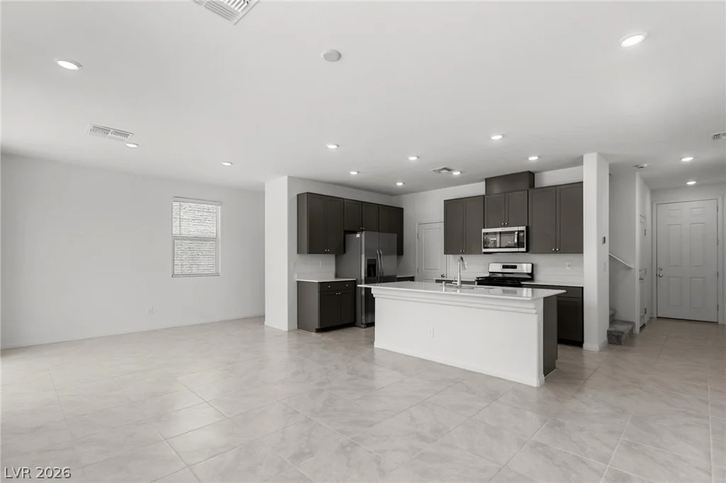 10167 Glowing Amber, Las Vegas, NV 89141