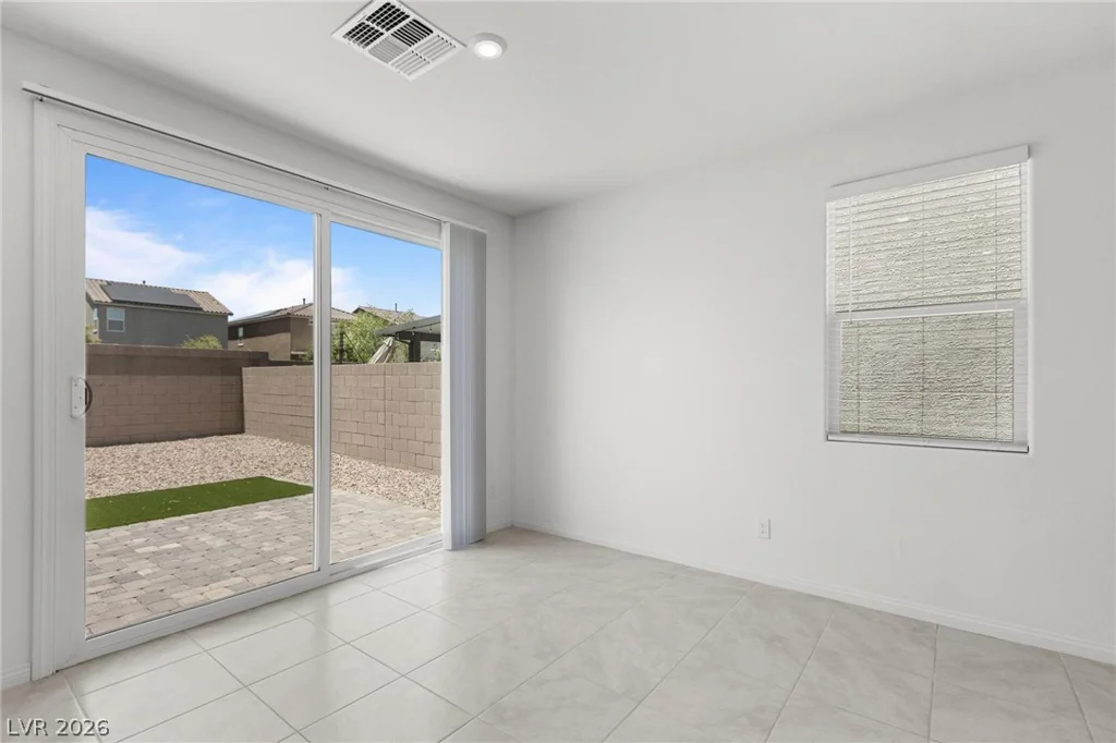 10167 Glowing Amber, Las Vegas, NV 89141