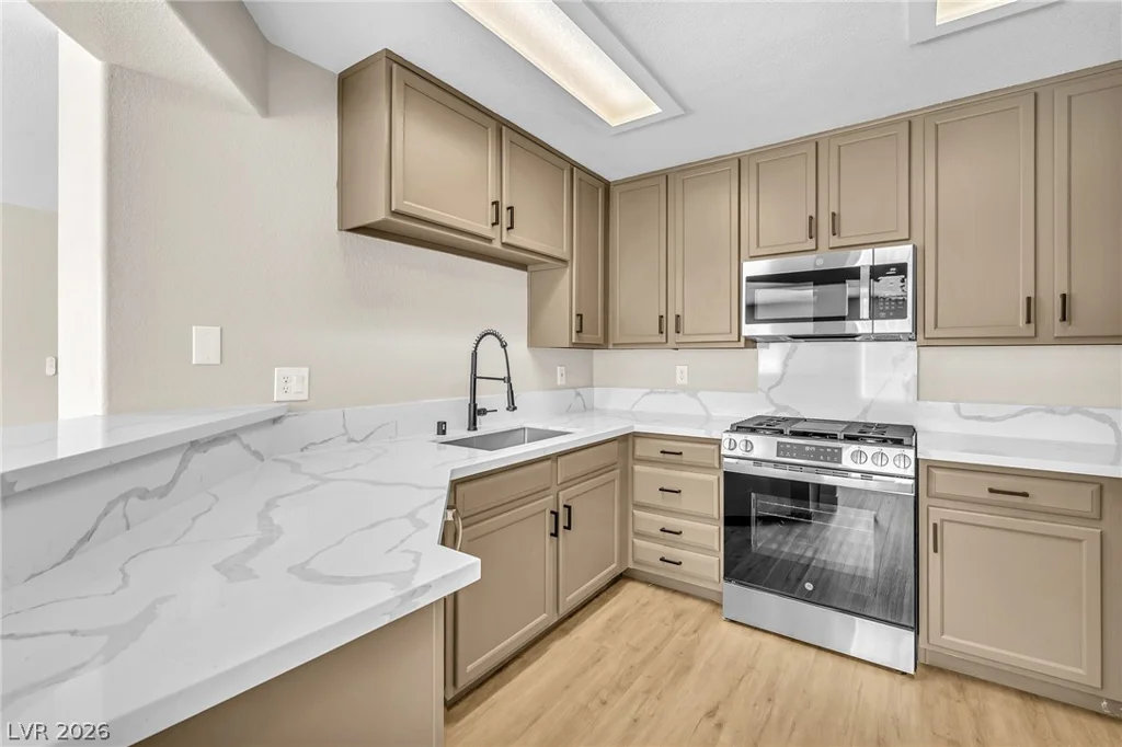 4201 Blarney, Las Vegas, NV 89110
