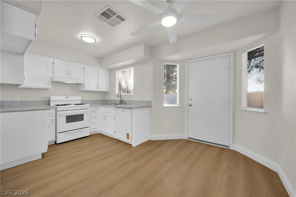 546 Grimsby, Henderson, NV 89014