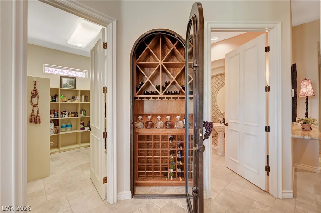 2 Camino Barcelona, Henderson, NV 89011