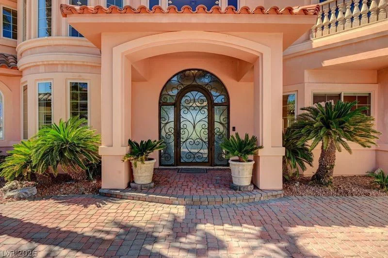2 Camino Barcelona, Henderson, NV 89011