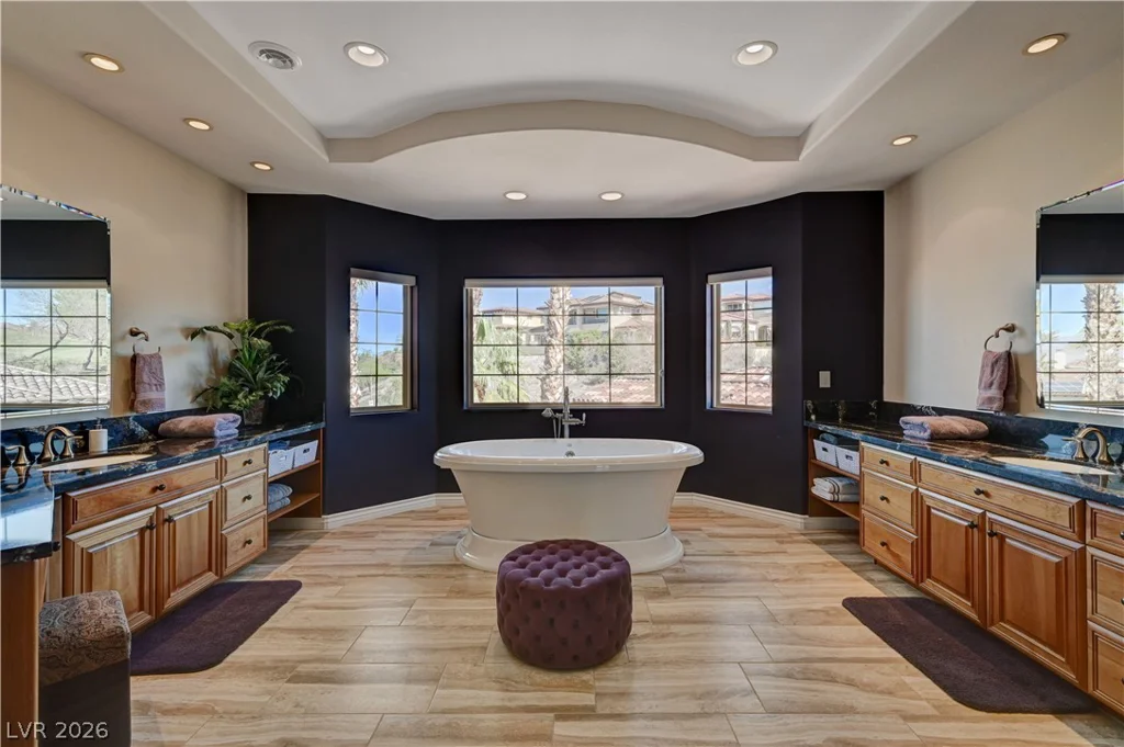 2 Camino Barcelona, Henderson, NV 89011