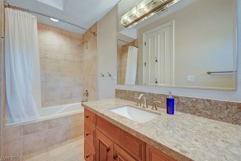 2 Camino Barcelona, Henderson, NV 89011
