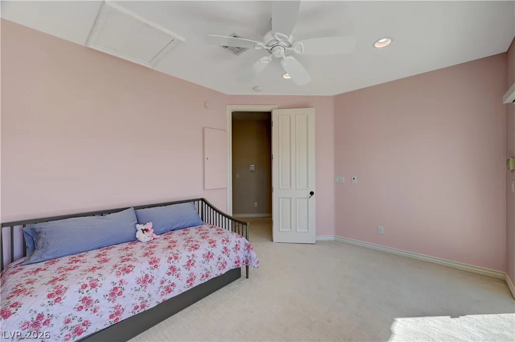 2 Camino Barcelona, Henderson, NV 89011