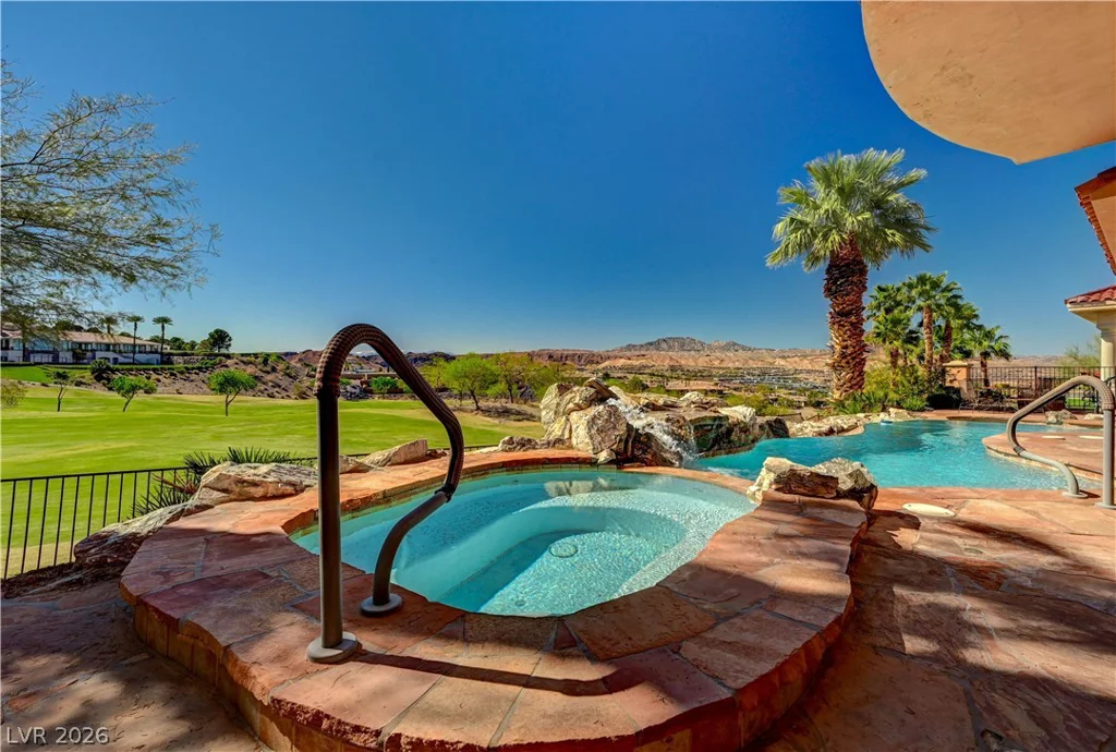 2 Camino Barcelona, Henderson, NV 89011