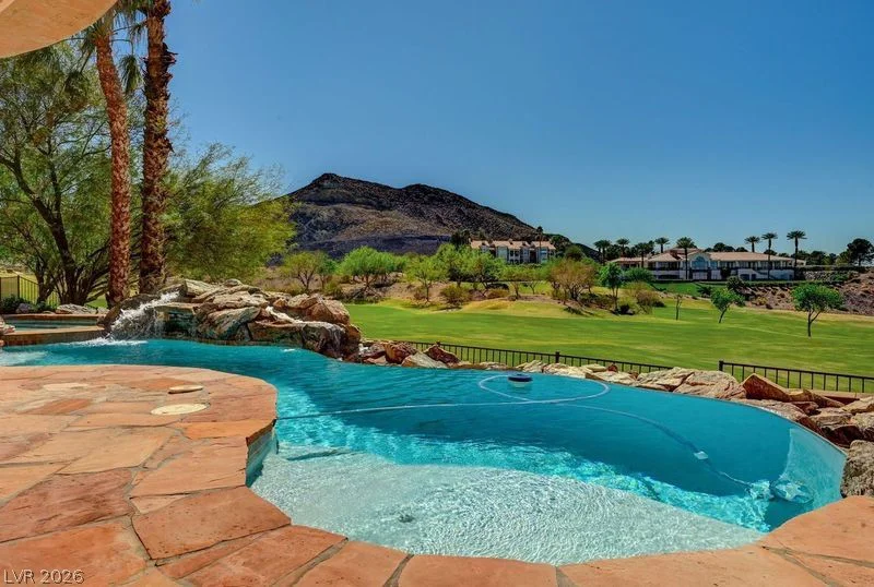 2 Camino Barcelona, Henderson, NV 89011