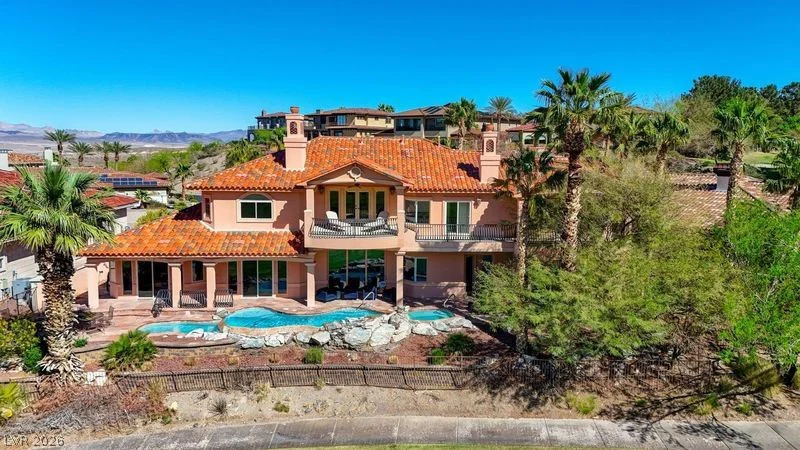 2 Camino Barcelona, Henderson, NV 89011