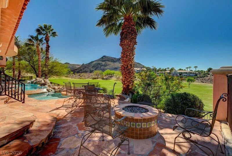 2 Camino Barcelona, Henderson, NV 89011