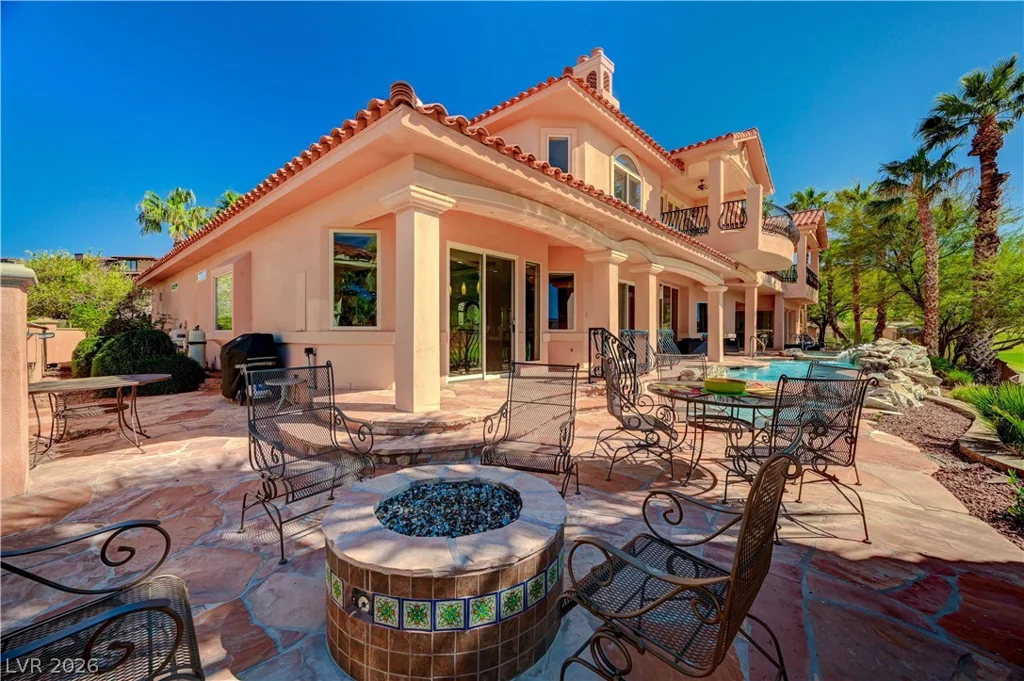 2 Camino Barcelona, Henderson, NV 89011