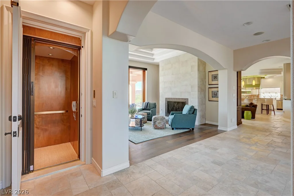 2 Camino Barcelona, Henderson, NV 89011