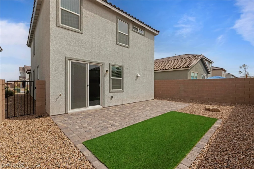 10183 Glowing Amber, Las Vegas, NV 89141
