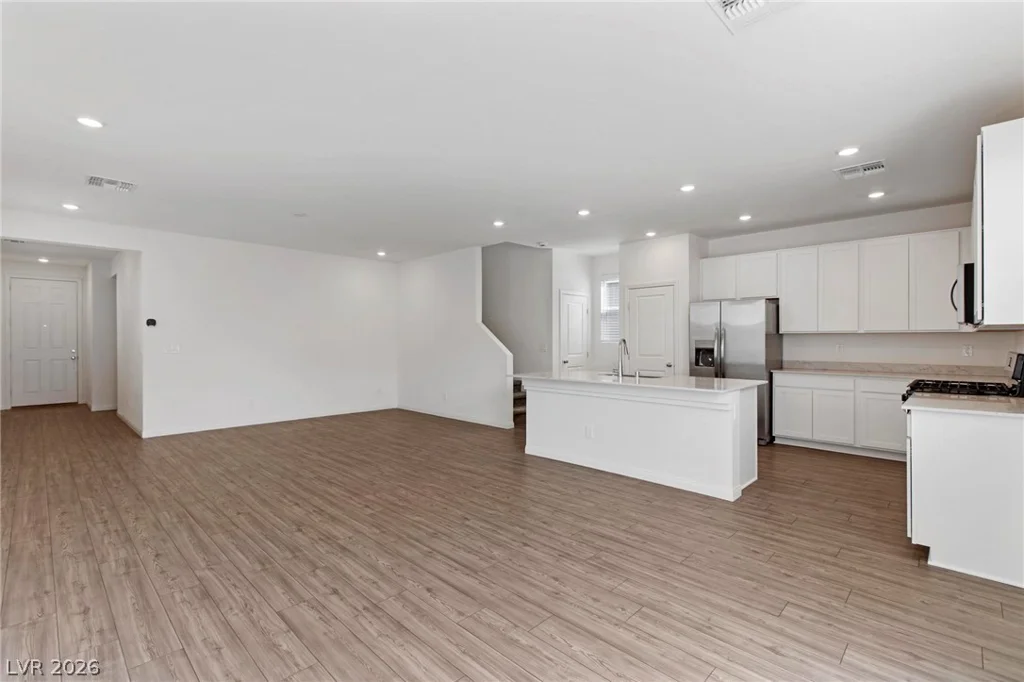 10183 Glowing Amber, Las Vegas, NV 89141
