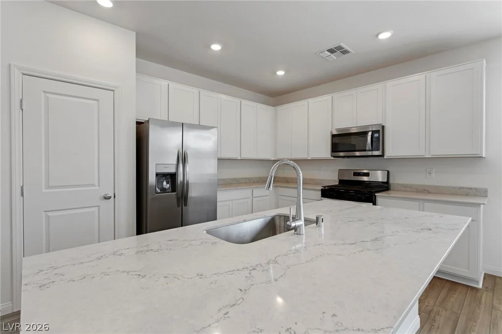 10183 Glowing Amber, Las Vegas, NV 89141