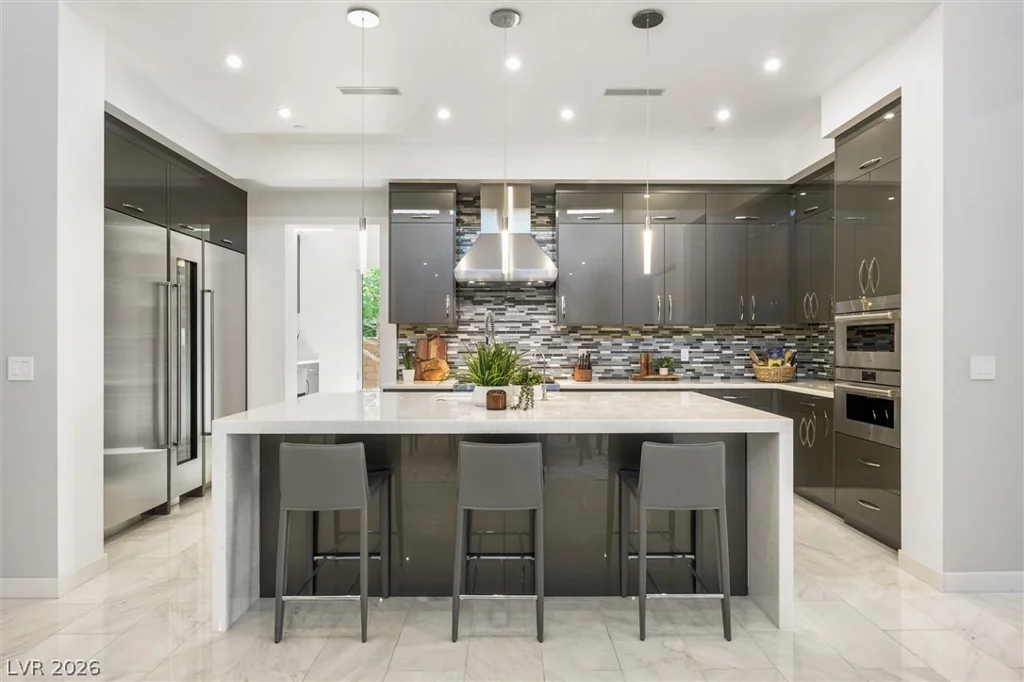 11 Hawkeye, Las Vegas, NV 89135