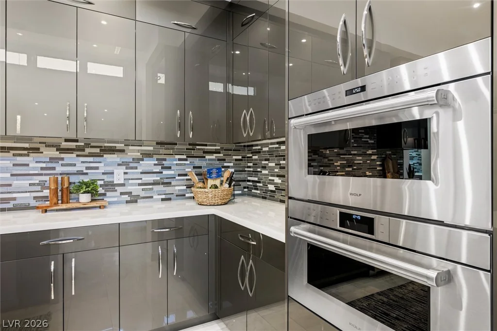 11 Hawkeye, Las Vegas, NV 89135