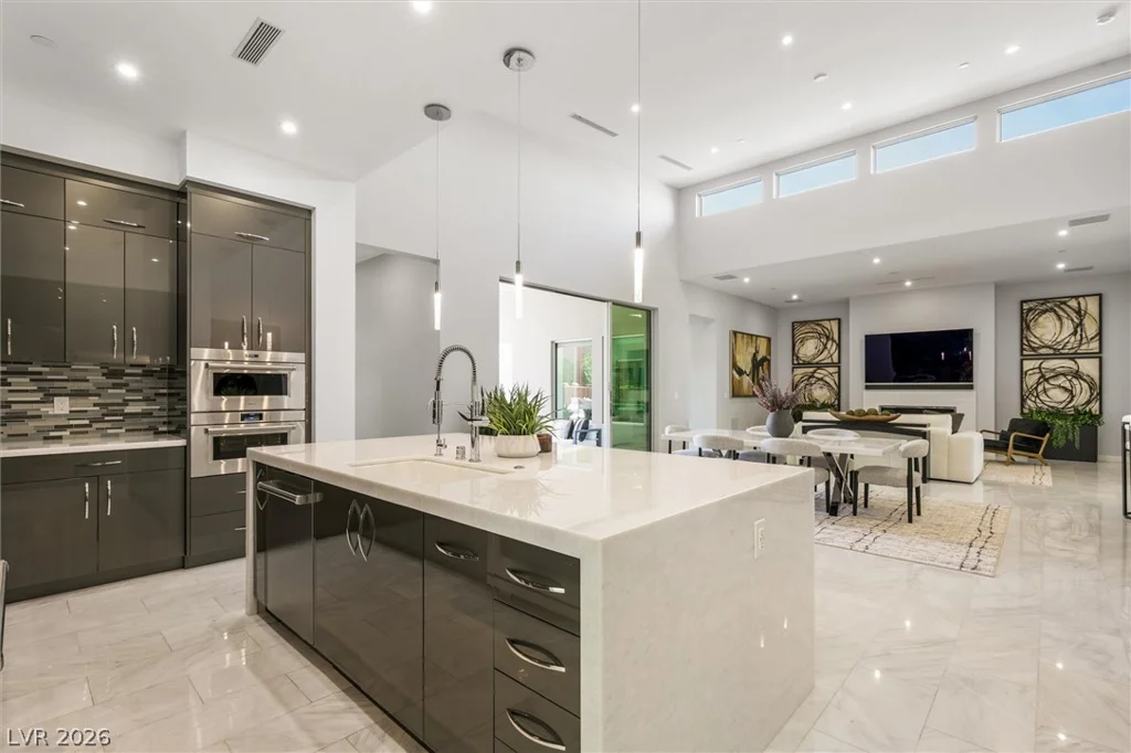 11 Hawkeye, Las Vegas, NV 89135