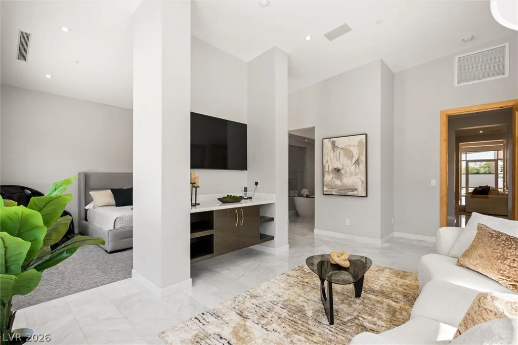 11 Hawkeye, Las Vegas, NV 89135