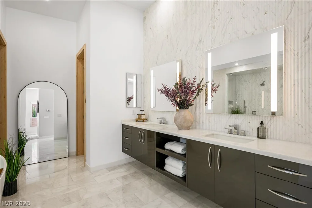 11 Hawkeye, Las Vegas, NV 89135