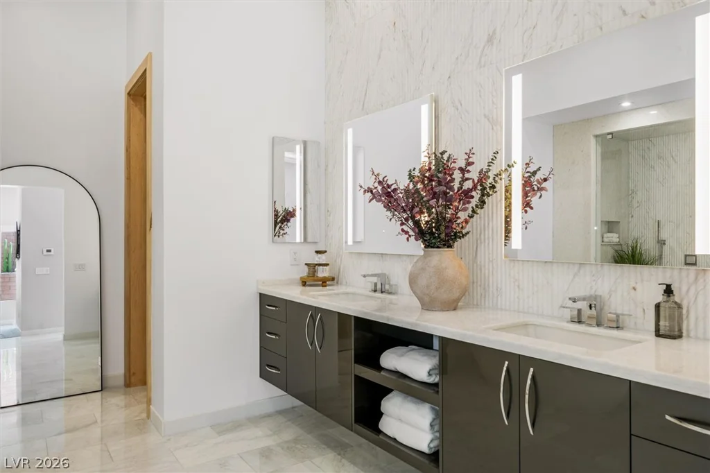 11 Hawkeye, Las Vegas, NV 89135