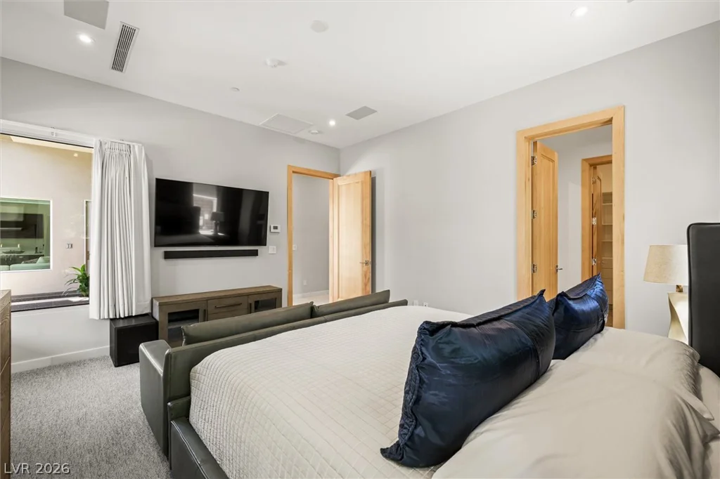 11 Hawkeye, Las Vegas, NV 89135