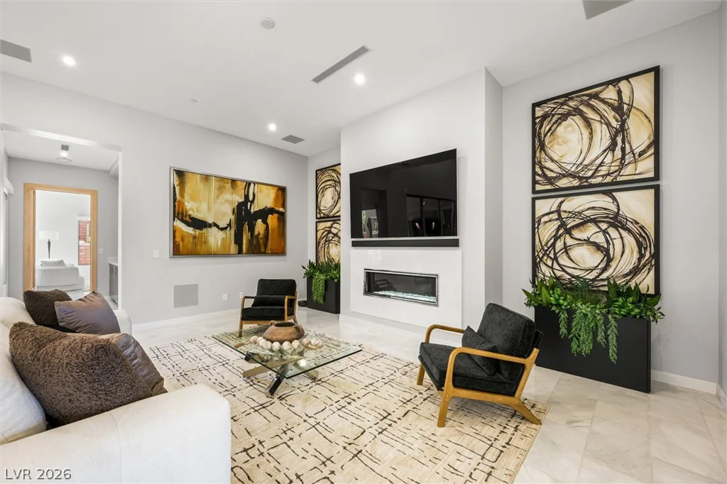 11 Hawkeye, Las Vegas, NV 89135