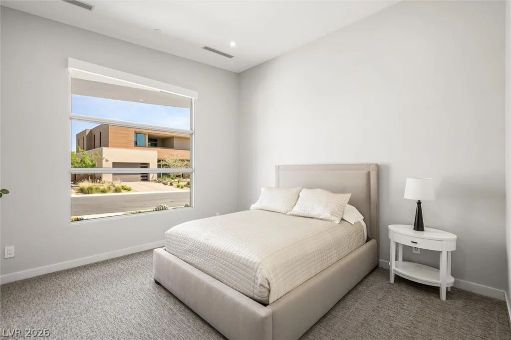 11 Hawkeye, Las Vegas, NV 89135