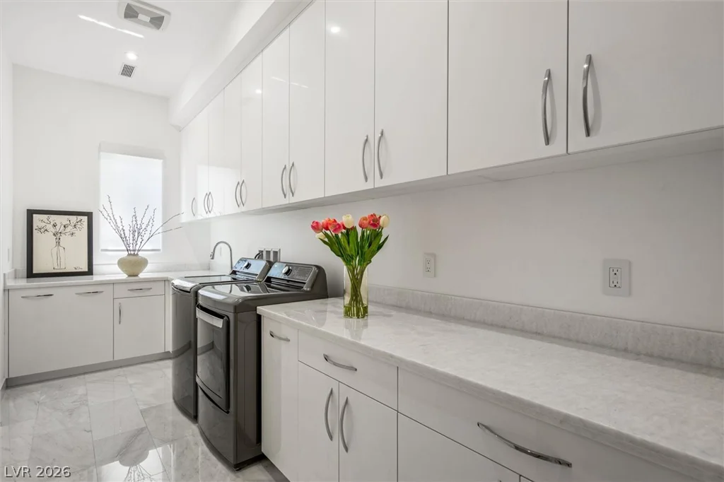 11 Hawkeye, Las Vegas, NV 89135