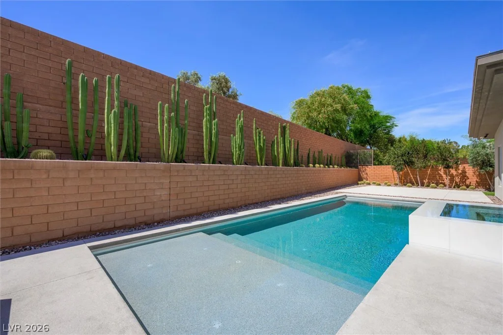 11 Hawkeye, Las Vegas, NV 89135