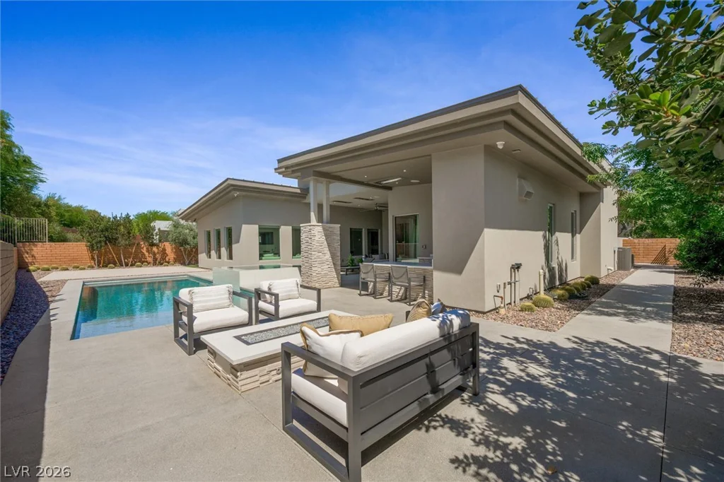 11 Hawkeye, Las Vegas, NV 89135