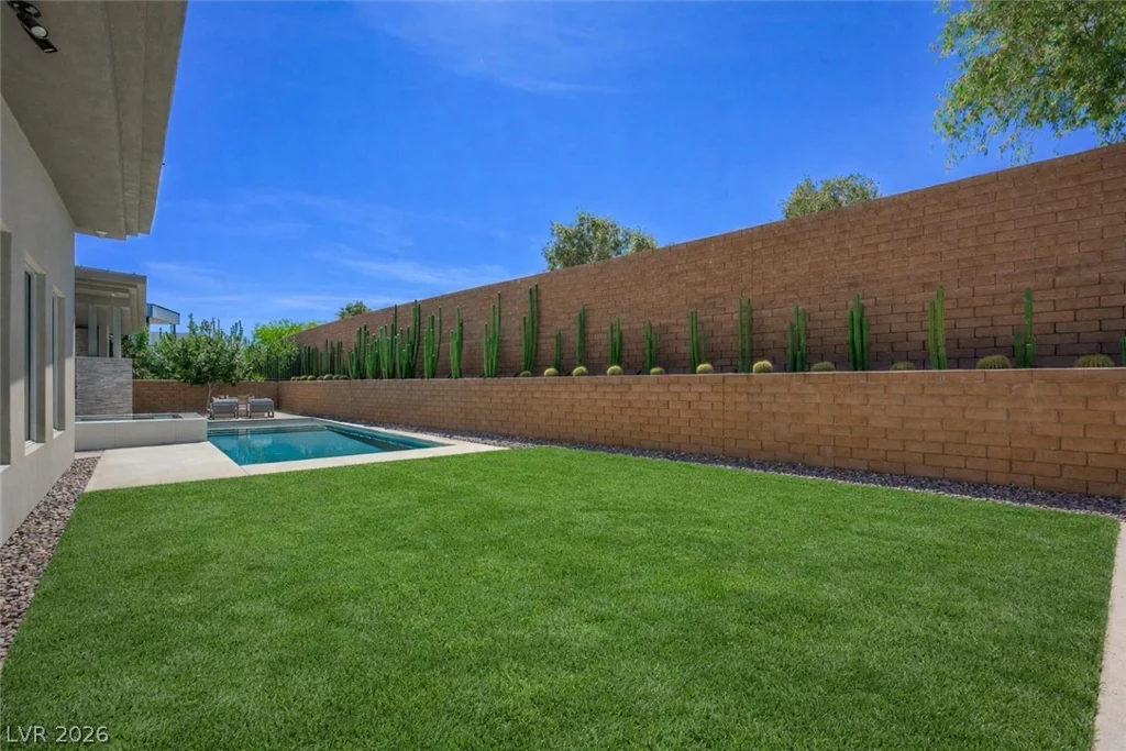 11 Hawkeye, Las Vegas, NV 89135