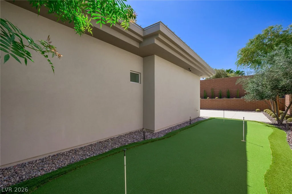 11 Hawkeye, Las Vegas, NV 89135