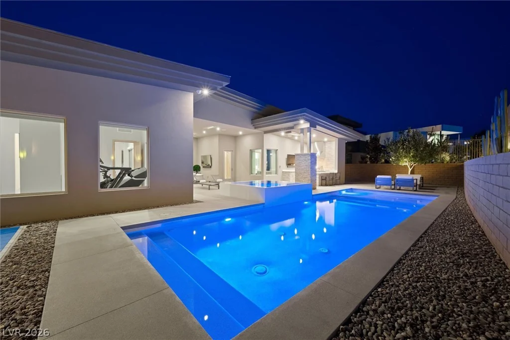 11 Hawkeye, Las Vegas, NV 89135