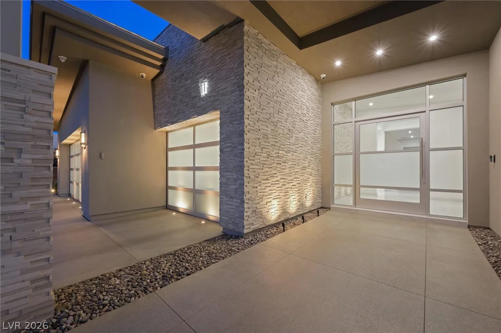 11 Hawkeye, Las Vegas, NV 89135