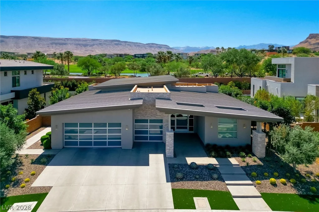 11 Hawkeye, Las Vegas, NV 89135