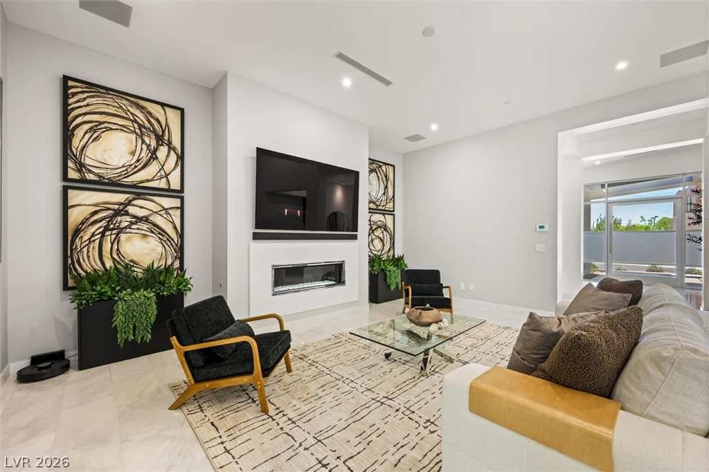 11 Hawkeye, Las Vegas, NV 89135