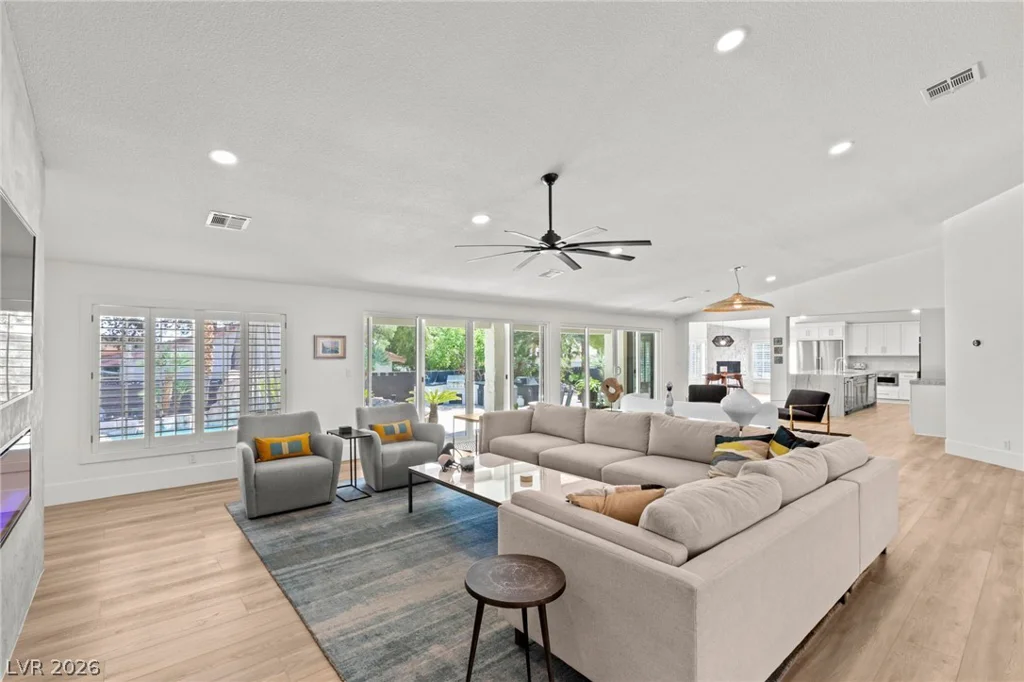 7350 Obannon, Las Vegas, NV 89117