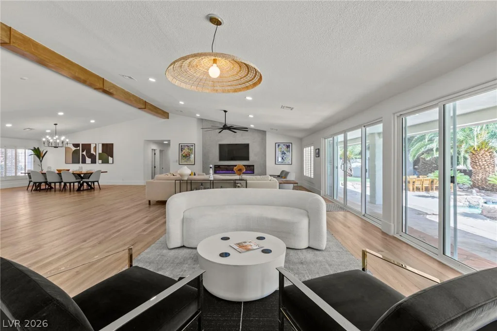 7350 Obannon, Las Vegas, NV 89117