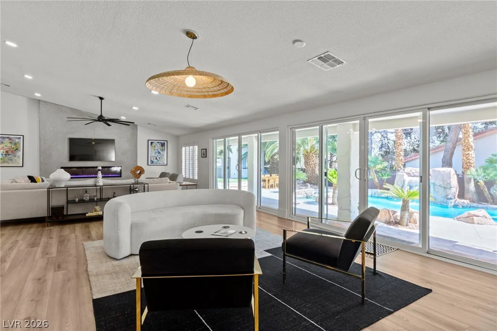 7350 Obannon, Las Vegas, NV 89117