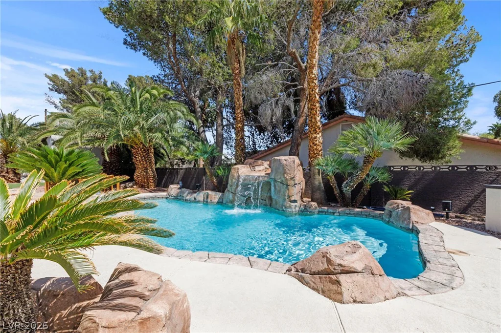 7350 Obannon, Las Vegas, NV 89117