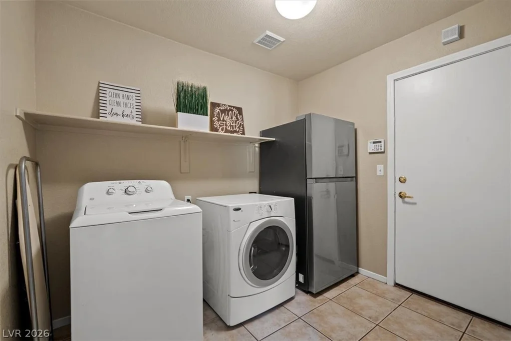 8325 Eugene Grayson, Las Vegas, NV 89145