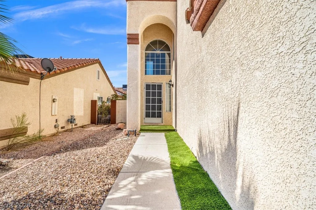 8325 Eugene Grayson, Las Vegas, NV 89145
